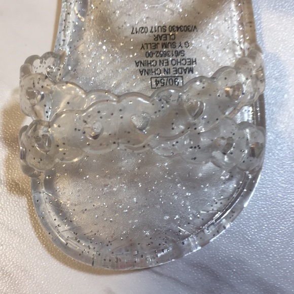 🌻Cute Old Navy jelly T strap sandals - Picture 5 of 5